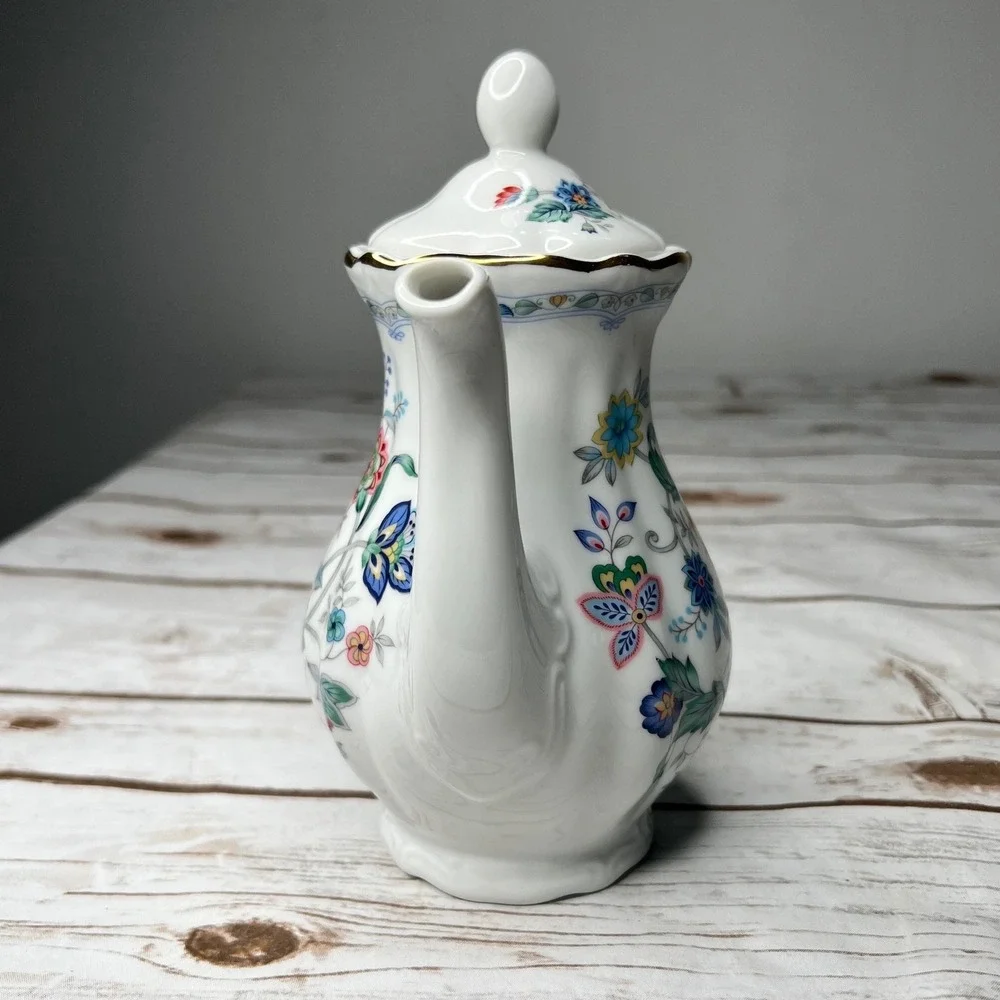 Andrea by Sadek Teapot White Floral Gold Trim‎ Porcelain Small 7.5in